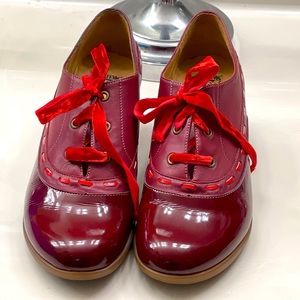 Fluevog- Enneagram: Peacemaker sz. 12